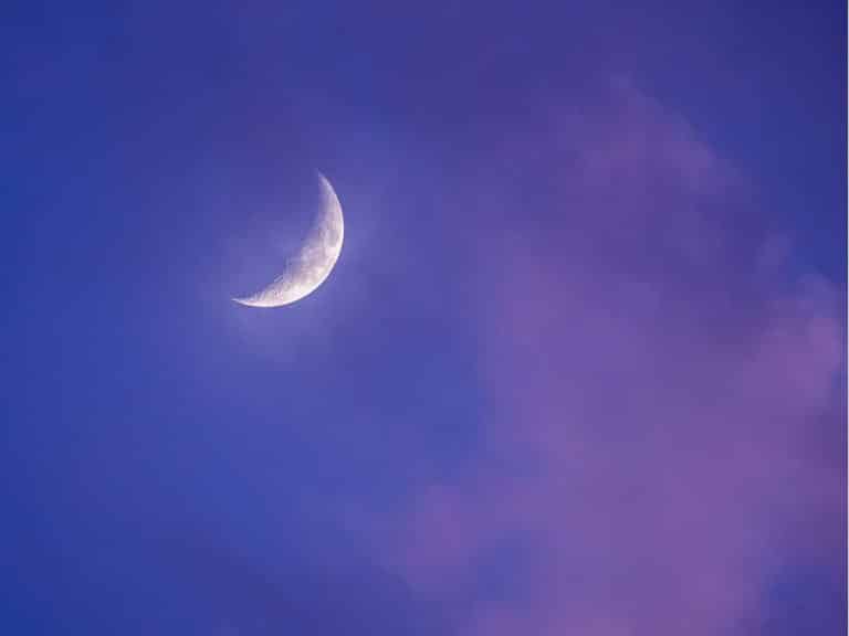 spiritual-meaning-of-crescent-moon-waxing-waning