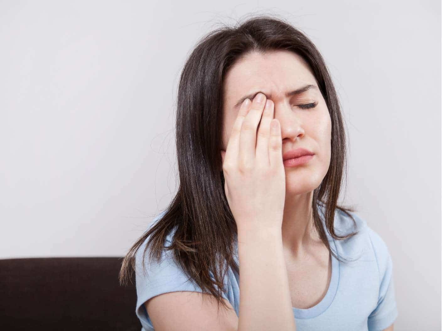 right-eye-twitching-superstitions-spiritual-meanings