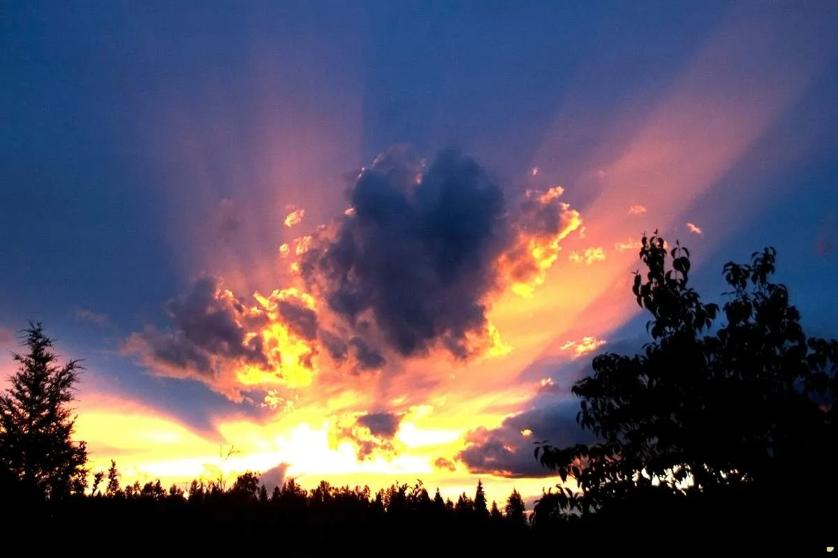 what-is-the-spiritual-meaning-of-crepuscular-rays